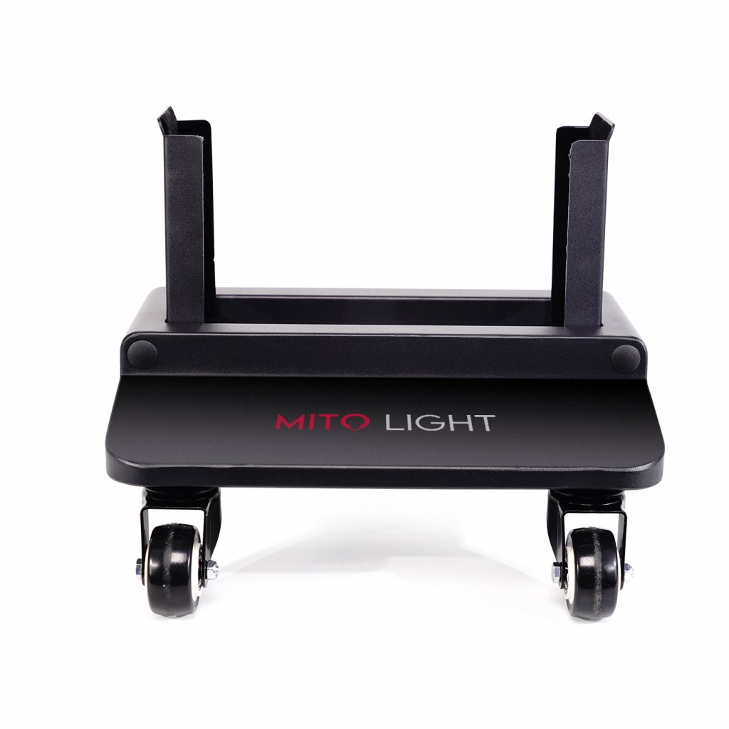 MITO LIGHT® Floor Stand 4.0 je revolučný stojan, ktorý spojuje špičkovú technológiu, sofistikovaný dizajn a nadčasový luxus. Nech už relaxujete v obývačke alebo oddychujete v spálni, tento stojan vám poskytne maximálnu flexibilitu, pričom váš panel bude elegantne nasledovať každý váš krok.