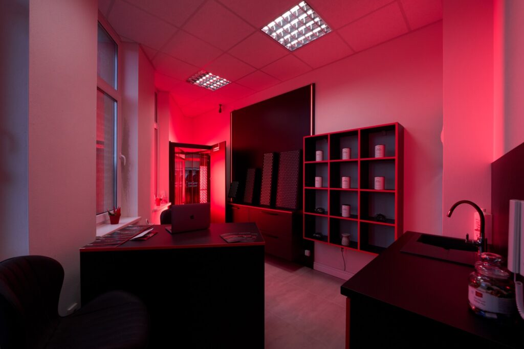 Pobočka terapie červeným svetlom v Trenčíne - záber na miestnosť