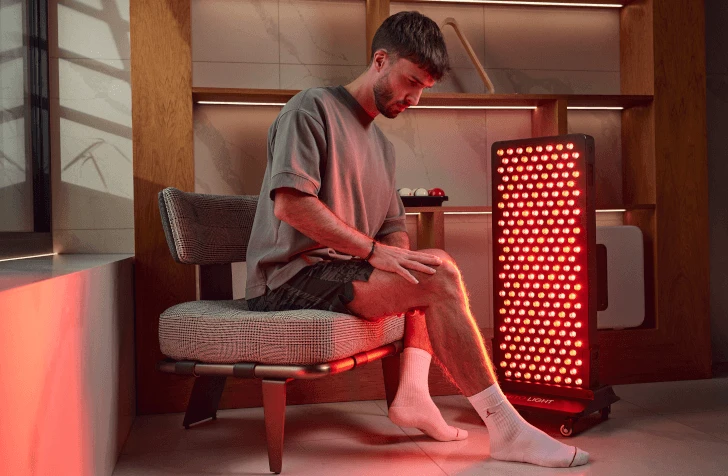 Stojan MITO LIGHT® Floor Stand 5.0 na koliesach – jednoduchý presun po miestnosti bez prenášania a opierania panelu