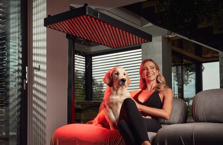 MITO LIGHT® Lift Stand s plynovým zdvíhacím mechanizmom – plynulé nastavenie výšky až o 45 cm šliapnutím na pedál pri základni