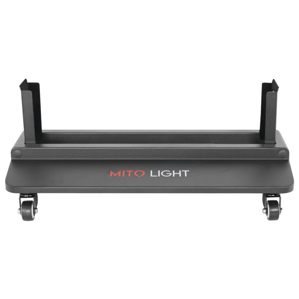 stojan-mito-light-mitohacker-floor-stand-5-0-2 MITO LIGHT® Mitohacker Floor Stand 5.0 – základňa stojana s kolieskami s brzdou a logom, pohľad spredu
